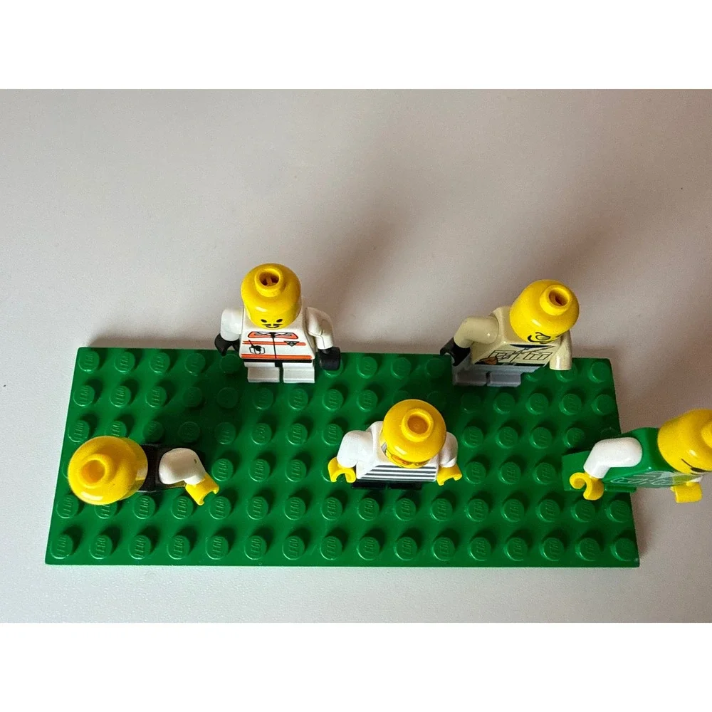 LEGO Minifigure Lot Unisex OS Mixed Vintage Style City Town Figures 5pc Multi